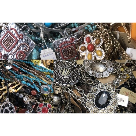 5 lbs Broken JEWELRY LOT - Picture 10 of 10